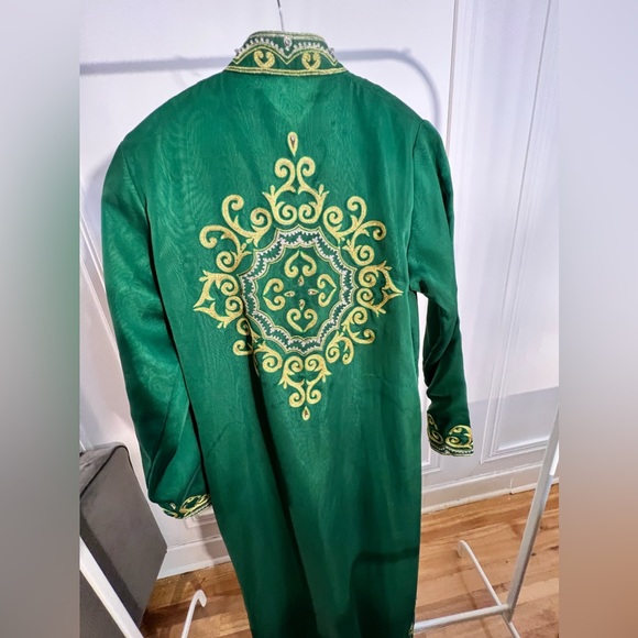 TRADITIONAL  // size small💚 - Picture 4 of 9